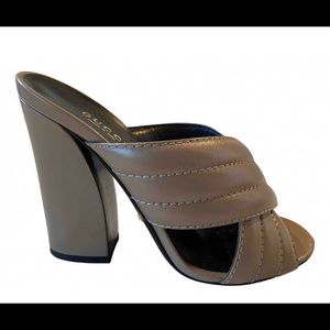 SOLD - Gucci Webby Sandals Nude